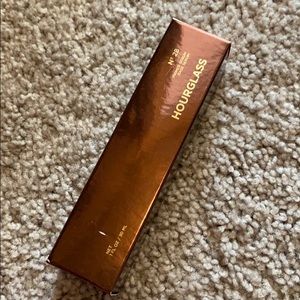 Hourglass primer serum